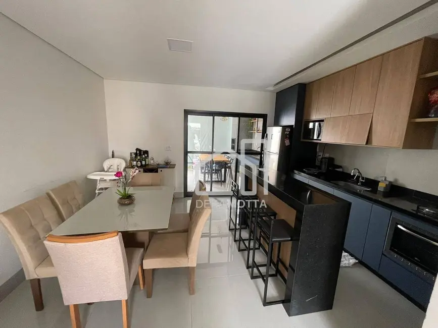 Sobrado com 3 quartos à venda, 112m2 em Novo Mundo, Uberlandia - MG - imagem 6 Foto 6 de Sobrado com 3 quartos à venda, 112m2 em Novo Mundo, Uberlandia - MG