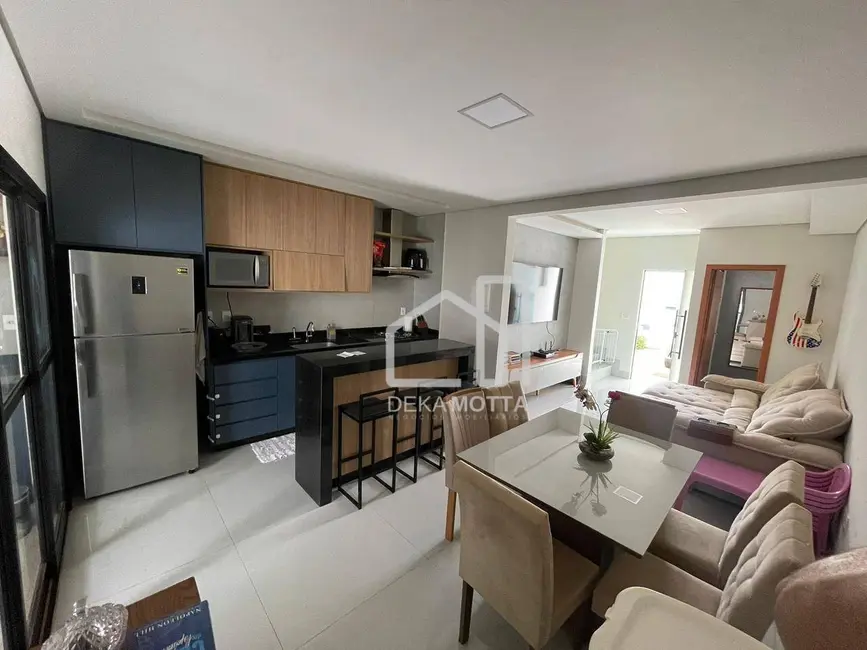 Sobrado com 3 quartos à venda, 112m2 em Novo Mundo, Uberlandia - MG - imagem 7 Foto 7 de Sobrado com 3 quartos à venda, 112m2 em Novo Mundo, Uberlandia - MG