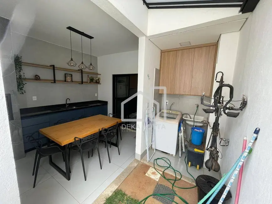 Sobrado com 3 quartos à venda, 112m2 em Novo Mundo, Uberlandia - MG - imagem 8 Foto 8 de Sobrado com 3 quartos à venda, 112m2 em Novo Mundo, Uberlandia - MG