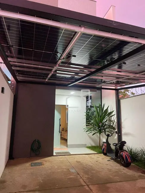 Foto 1 de Sobrado com 3 quartos à venda, 112m2 em Novo Mundo, Uberlandia - MG