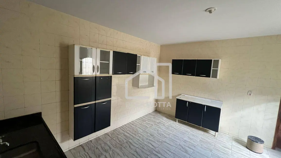 Foto 1 de Casa com 5 quartos à venda, 360m2 em Saraiva, Uberlandia - MG