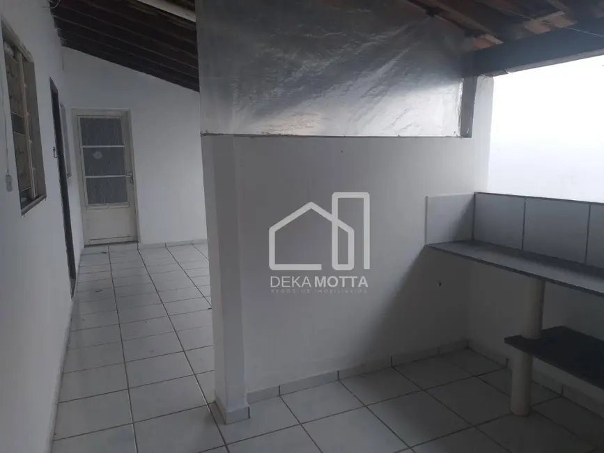 Casa com 5 quartos à venda, 360m2 em Saraiva, Uberlandia - MG - imagem 2 Foto 2 de Casa com 5 quartos à venda, 360m2 em Saraiva, Uberlandia - MG