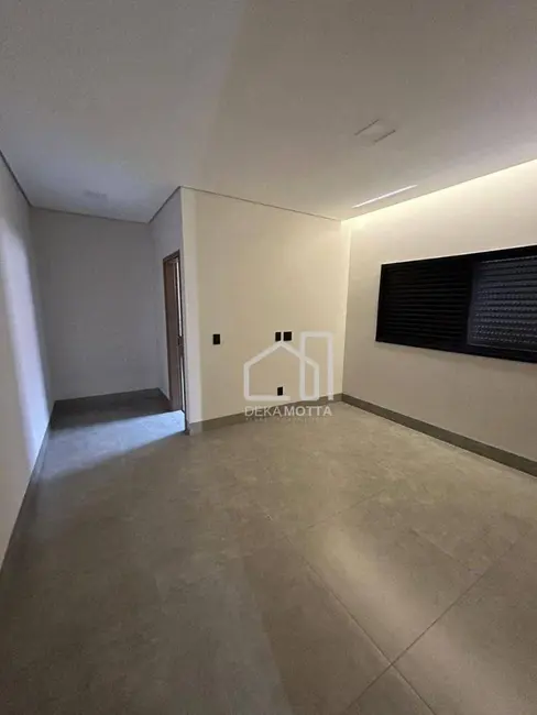Foto 3 de Casa com 3 quartos à venda, 285m2 em Grand Ville, Uberlandia - MG