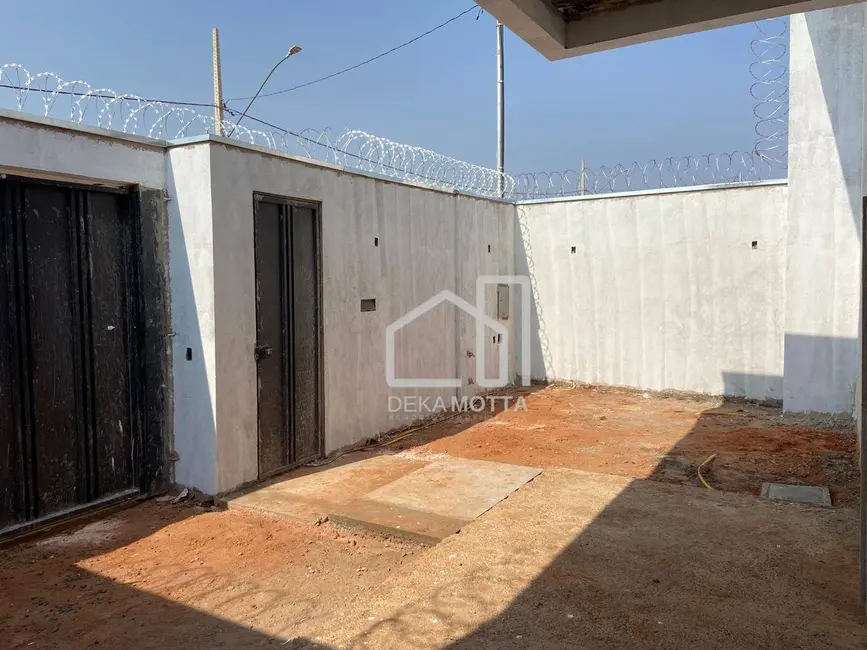 Foto 3 de Casa com 2 quartos à venda, 250m2 em Uberlandia - MG