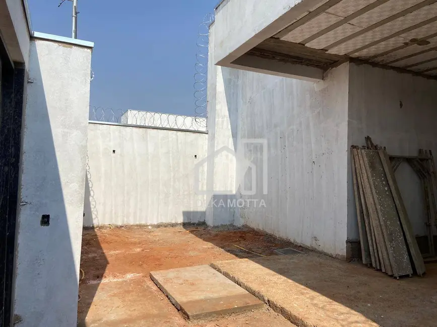 Foto 2 de Casa com 2 quartos à venda, 250m2 em Uberlandia - MG