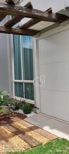 Casa com 3 quartos à venda, 275m2 em Minas Gerais, Uberlandia - MG - imagem 3 Foto 3 de Casa com 3 quartos à venda, 275m2 em Minas Gerais, Uberlandia - MG