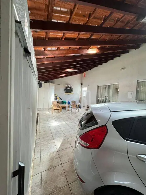Foto 2 de Casa com 3 quartos à venda, 250m2 em Taiaman, Uberlandia - MG