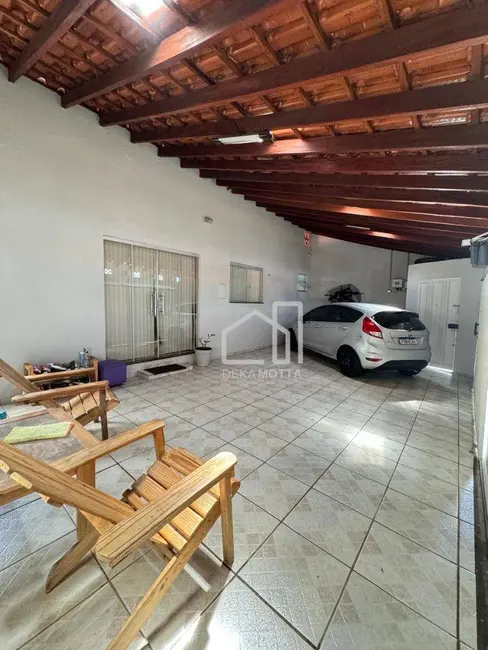 Foto 4 de Casa com 3 quartos à venda, 250m2 em Taiaman, Uberlandia - MG