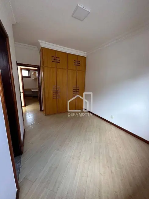 Foto 8 de Casa com 4 quartos à venda, 432m2 em Tabajaras, Uberlandia - MG