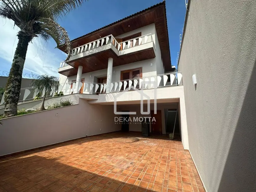 Foto 1 de Casa com 4 quartos à venda, 432m2 em Tabajaras, Uberlandia - MG