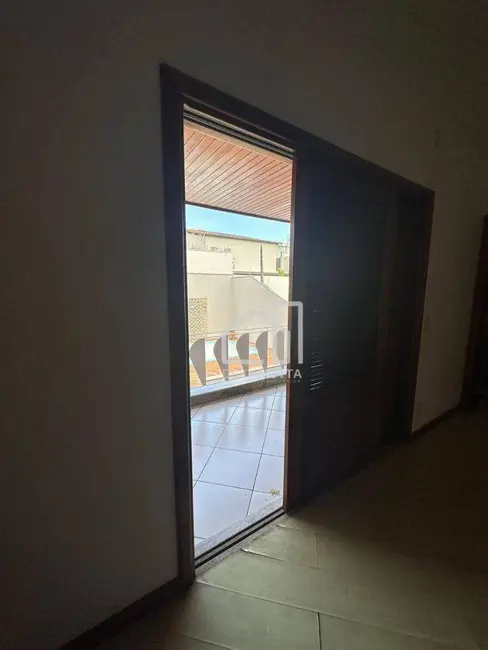 Foto 4 de Casa com 4 quartos à venda, 432m2 em Tabajaras, Uberlandia - MG
