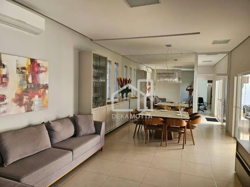 Foto 5 de Casa com 3 quartos à venda, 360m2 em Granja Marileusa, Uberlandia - MG