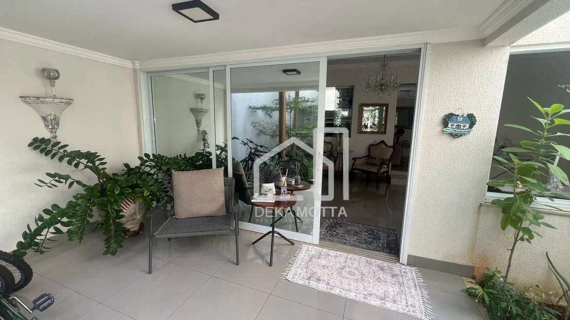 Foto 5 de Casa com 3 quartos à venda, 366m2 em Saraiva, Uberlandia - MG