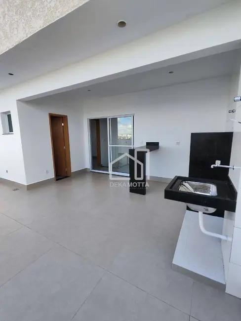 Cobertura com 3 quartos à venda, 129m2 em Tubalina, Uberlandia - MG - imagem 4 Foto 4 de Cobertura com 3 quartos à venda, 129m2 em Tubalina, Uberlandia - MG