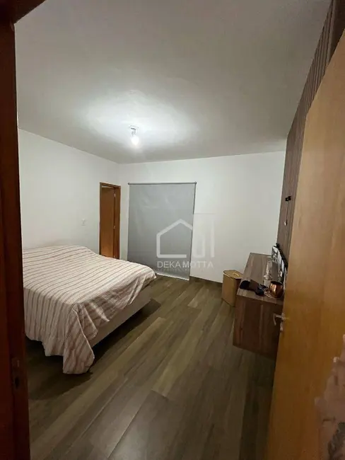 Casa com 3 quartos à venda, 250m2 em Cidade Jardim, Uberlandia - MG - imagem 3 Foto 3 de Casa com 3 quartos à venda, 250m2 em Cidade Jardim, Uberlandia - MG