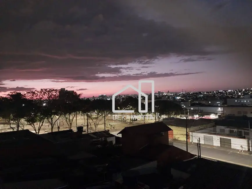Foto 2 de Apartamento com 2 quartos à venda, 63m2 em Santa Mônica, Uberlandia - MG