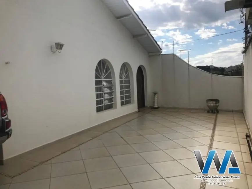 Foto 3 de Casa com 3 quartos à venda, 177m2 em Braganca Paulista - SP