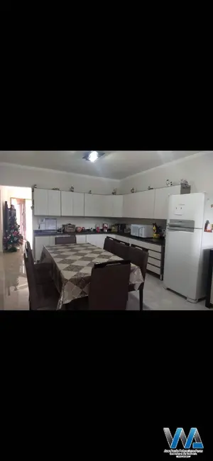 Casa com 3 quartos à venda, 221m2 em Residencial dos Lagos, Braganca Paulista - SP - imagem 4 Foto 4 de Casa com 3 quartos à venda, 221m2 em Residencial dos Lagos, Braganca Paulista - SP