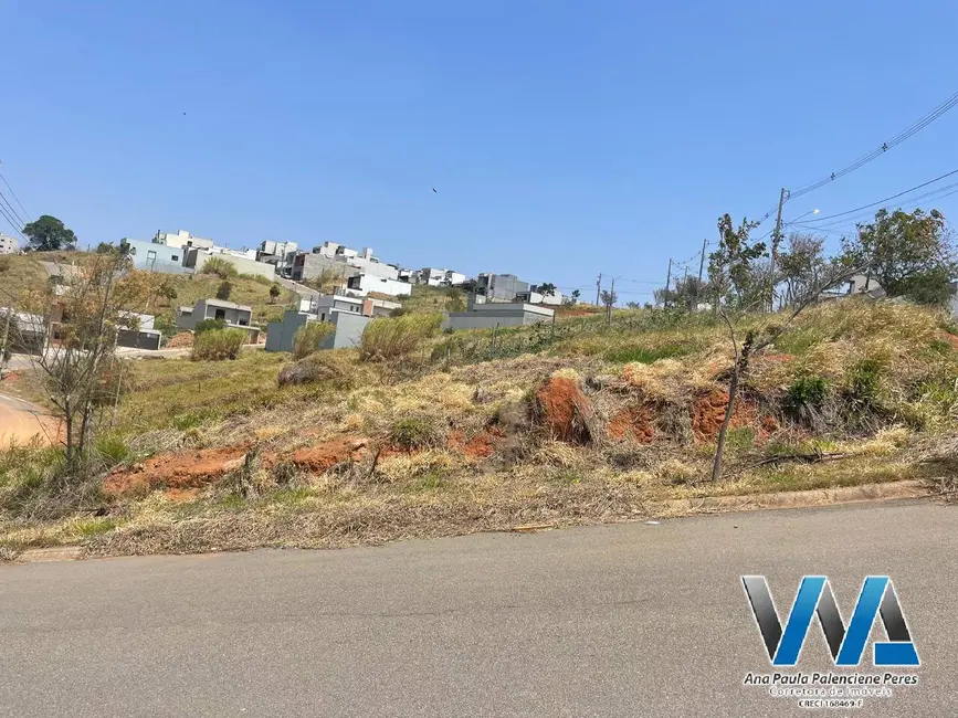 Foto 1 de Terreno / Lote à venda, 182m2 em Braganca Paulista - SP