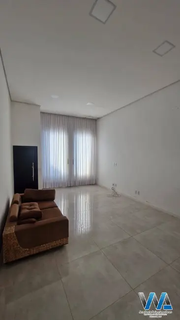Casa de Condomínio com 3 quartos para alugar, 150m2 em Braganca Paulista - SP - imagem 3 Foto 3 de Casa de Condomínio com 3 quartos para alugar, 150m2 em Braganca Paulista - SP