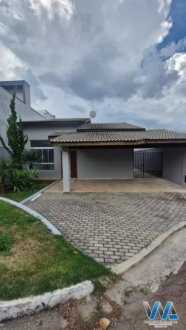 Casa de Condomínio com 3 quartos para alugar, 150m2 em Braganca Paulista - SP - imagem 1 Foto 1 de Casa de Condomínio com 3 quartos para alugar, 150m2 em Braganca Paulista - SP