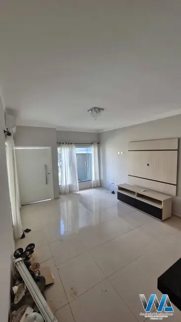 Casa de Condomínio com 3 quartos para alugar, 170m2 em Braganca Paulista - SP - imagem 2 Foto 2 de Casa de Condomínio com 3 quartos para alugar, 170m2 em Braganca Paulista - SP