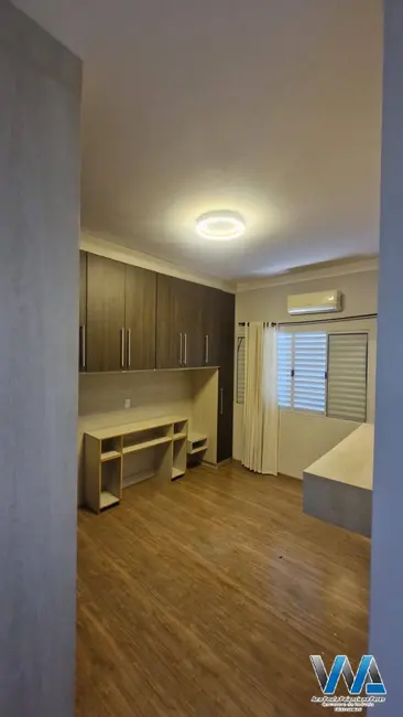 Casa de Condomínio com 3 quartos para alugar, 170m2 em Braganca Paulista - SP - imagem 5 Foto 5 de Casa de Condomínio com 3 quartos para alugar, 170m2 em Braganca Paulista - SP