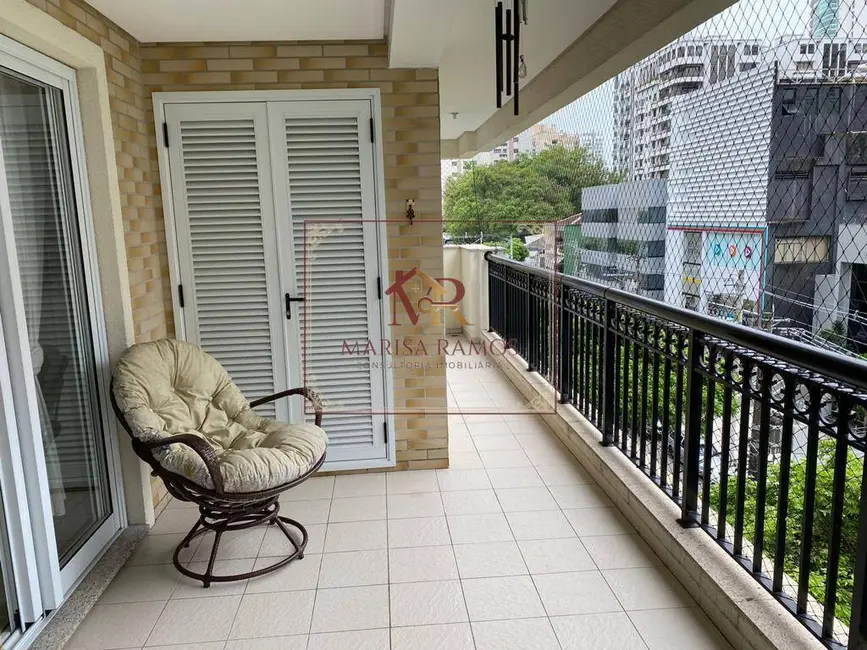 Foto 9 de Apartamento com 3 quartos à venda, 200m2 em Gonzaga, Santos - SP