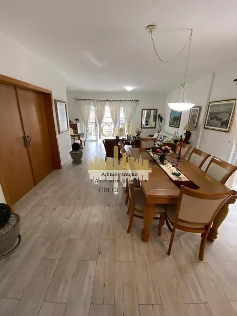 Apartamento com 3 quartos à venda, 200m2 em Gonzaga, Santos - SP - imagem 5 Foto 5 de Apartamento com 3 quartos à venda, 200m2 em Gonzaga, Santos - SP