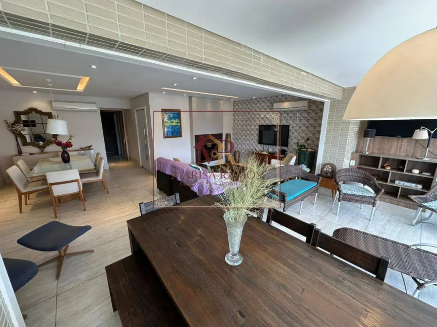 Apartamento com 4 quartos para alugar, 180m2 em Gonzaga, Santos - SP - imagem 2 Foto 2 de Apartamento com 4 quartos para alugar, 180m2 em Gonzaga, Santos - SP