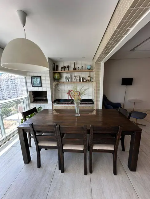 Apartamento com 4 quartos para alugar, 180m2 em Gonzaga, Santos - SP - imagem 4 Foto 4 de Apartamento com 4 quartos para alugar, 180m2 em Gonzaga, Santos - SP