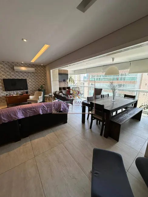 Apartamento com 4 quartos para alugar, 180m2 em Gonzaga, Santos - SP - imagem 5 Foto 5 de Apartamento com 4 quartos para alugar, 180m2 em Gonzaga, Santos - SP