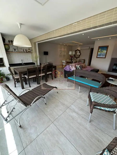 Apartamento com 4 quartos para alugar, 180m2 em Gonzaga, Santos - SP - imagem 3 Foto 3 de Apartamento com 4 quartos para alugar, 180m2 em Gonzaga, Santos - SP