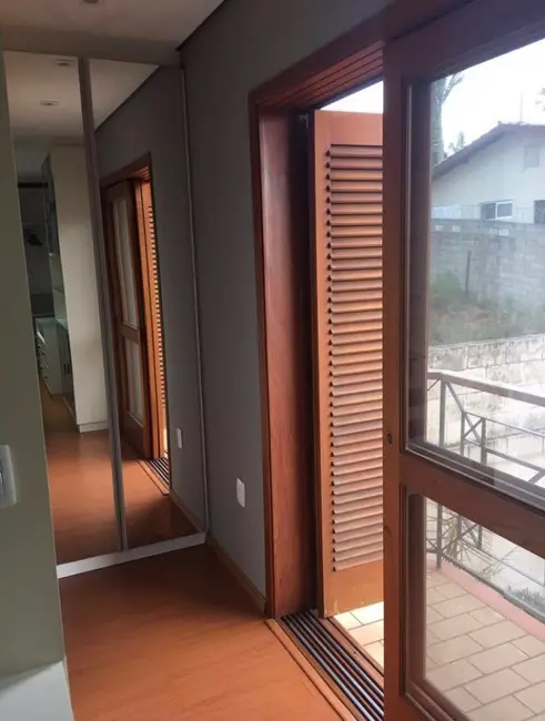 Chácara com 3 quartos à venda, 2108m2 em Louveira - SP - imagem 9 Foto 9 de Chácara com 3 quartos à venda, 2108m2 em Louveira - SP