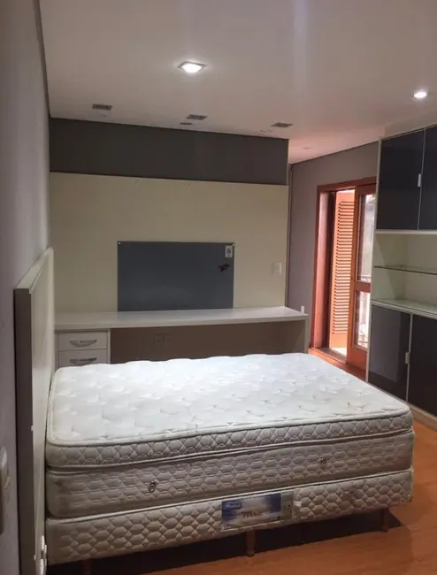 Chácara com 3 quartos à venda, 2108m2 em Louveira - SP - imagem 8 Foto 8 de Chácara com 3 quartos à venda, 2108m2 em Louveira - SP