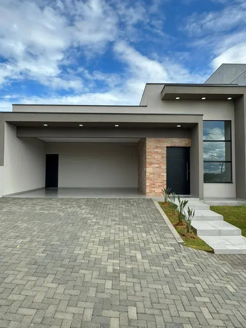 Foto 1 de Casa com 3 quartos à venda, 300m2 em Chácaras Aracary, Varzea Paulista - SP