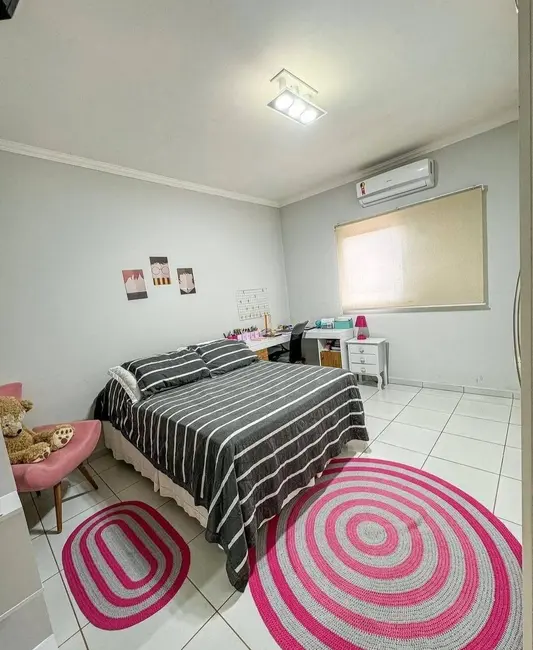 Foto 2 de Casa com 3 quartos à venda, 250m2 em Jardim Pacaembu, Jundiai - SP