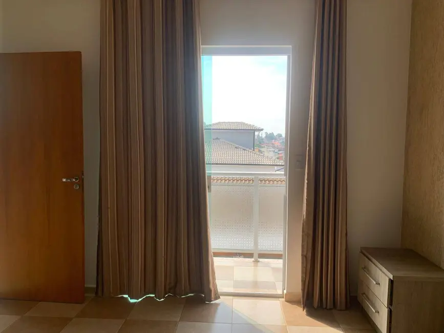 Casa com 3 quartos à venda e para alugar, 300m2 em Jardim Promeca, Varzea Paulista - SP - imagem 9 Foto 9 de Casa com 3 quartos à venda e para alugar, 300m2 em Jardim Promeca, Varzea Paulista - SP