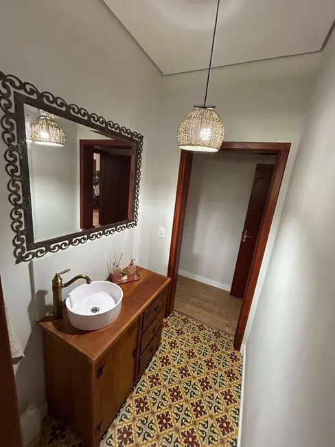 Casa com 3 quartos à venda, 1000m2 em Loteamento Vale Azul I, Jundiai - SP - imagem 3 Foto 3 de Casa com 3 quartos à venda, 1000m2 em Loteamento Vale Azul I, Jundiai - SP