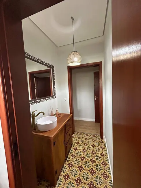 Casa com 3 quartos à venda, 1000m2 em Loteamento Vale Azul I, Jundiai - SP - imagem 5 Foto 5 de Casa com 3 quartos à venda, 1000m2 em Loteamento Vale Azul I, Jundiai - SP