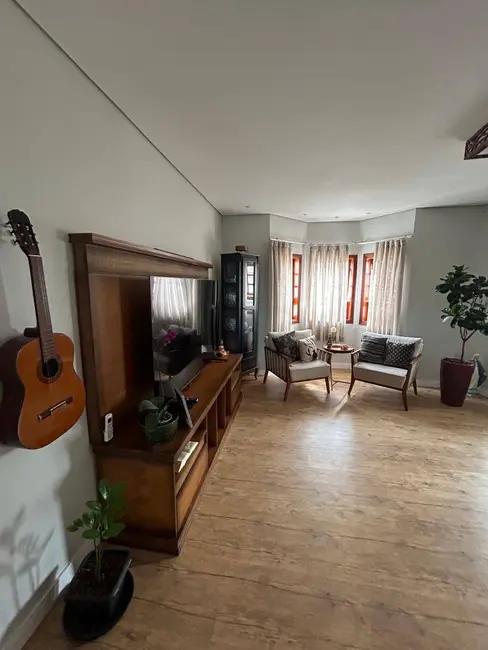 Casa com 3 quartos à venda, 1000m2 em Loteamento Vale Azul I, Jundiai - SP - imagem 6 Foto 6 de Casa com 3 quartos à venda, 1000m2 em Loteamento Vale Azul I, Jundiai - SP