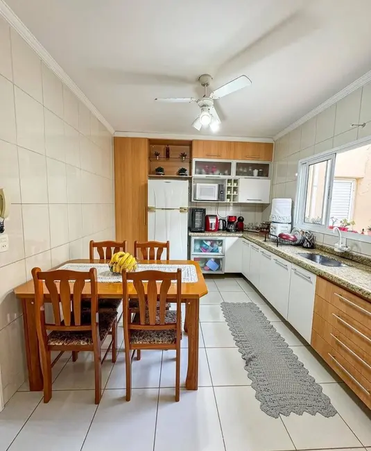 Casa com 3 quartos à venda, 250m2 em Jardim Pacaembu, Jundiai - SP - imagem 6 Foto 6 de Casa com 3 quartos à venda, 250m2 em Jardim Pacaembu, Jundiai - SP