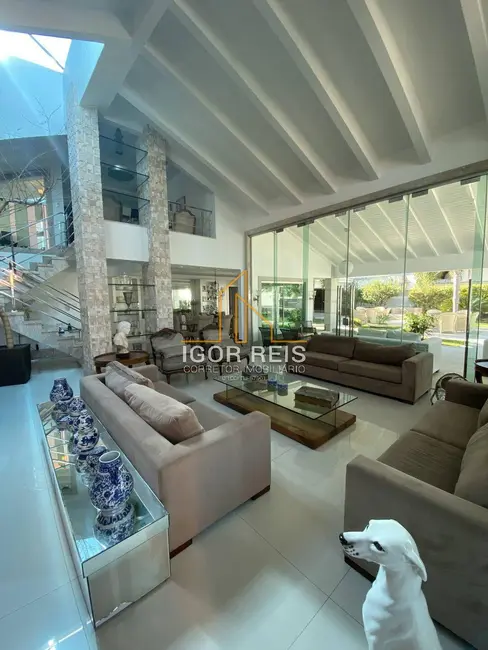 Casa com 5 quartos à venda, 880m2 em Campos Dos Goytacazes - RJ - imagem 2 Foto 2 de Casa com 5 quartos à venda, 880m2 em Campos Dos Goytacazes - RJ