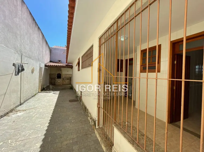 Foto 5 de Casa com 3 quartos à venda, 378m2 em Campos Dos Goytacazes - RJ