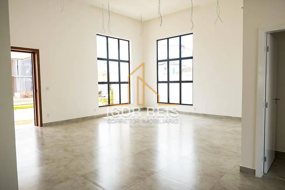Casa com 3 quartos à venda, 480m2 em Parque Califórnia, Campos Dos Goytacazes - RJ - imagem 4 Foto 4 de Casa com 3 quartos à venda, 480m2 em Parque Califórnia, Campos Dos Goytacazes - RJ