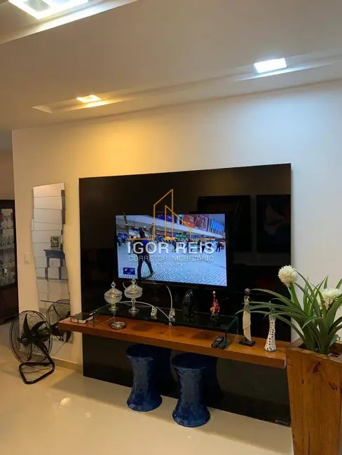 Foto 2 de Apartamento com 3 quartos à venda em Centro, Campos Dos Goytacazes - RJ