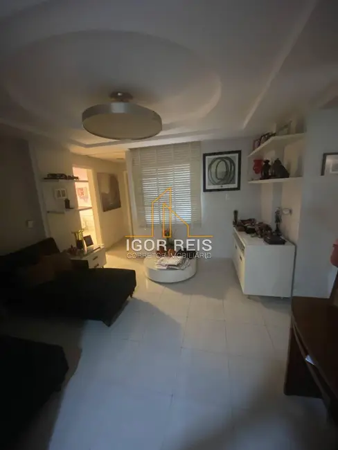 Foto 9 de Apartamento com 4 quartos à venda em Campos Dos Goytacazes - RJ