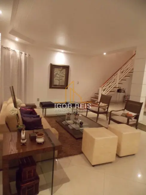 Casa com 3 quartos à venda, 432m2 em Parque Jóquei Club, Campos Dos Goytacazes - RJ - imagem 3 Foto 3 de Casa com 3 quartos à venda, 432m2 em Parque Jóquei Club, Campos Dos Goytacazes - RJ