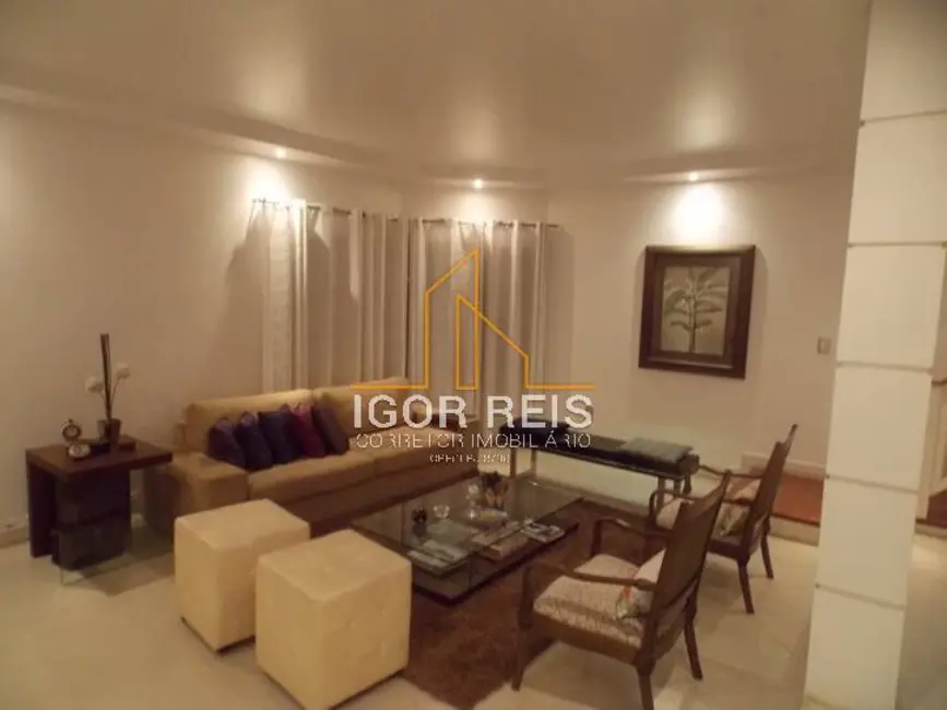 Casa com 3 quartos à venda, 432m2 em Parque Jóquei Club, Campos Dos Goytacazes - RJ - imagem 2 Foto 2 de Casa com 3 quartos à venda, 432m2 em Parque Jóquei Club, Campos Dos Goytacazes - RJ