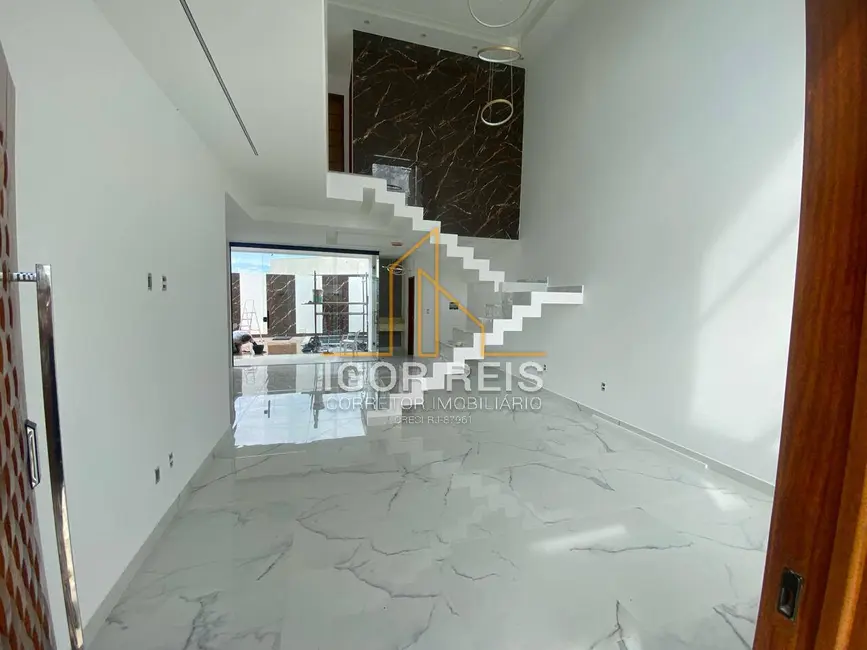 Casa com 3 quartos à venda em Campos Dos Goytacazes - RJ - imagem 3 Foto 3 de Casa com 3 quartos à venda em Campos Dos Goytacazes - RJ